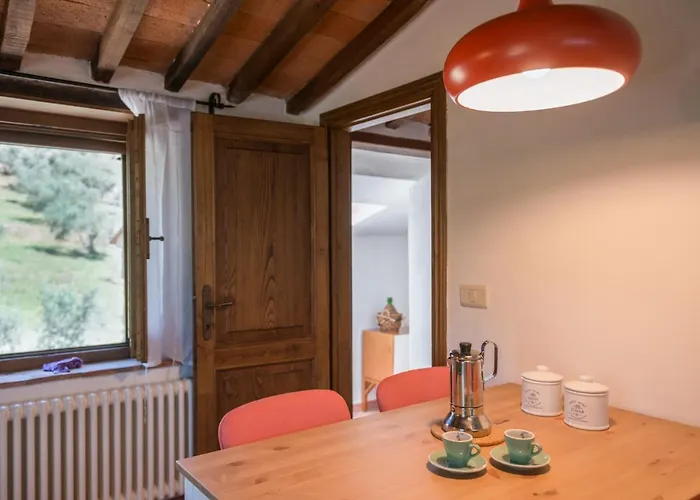 Schiaccia Ghiande 农家乐 *